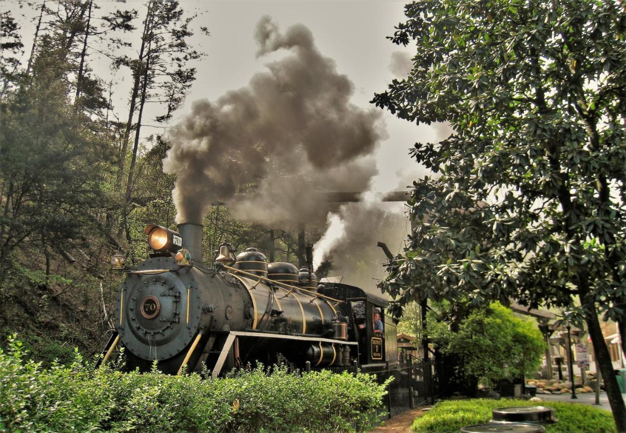 Bear Den, Hot Tub, 1089 Of Free Attraction Tickets For Each Paid Day, Dollywood And More! Sevierville Exterior foto