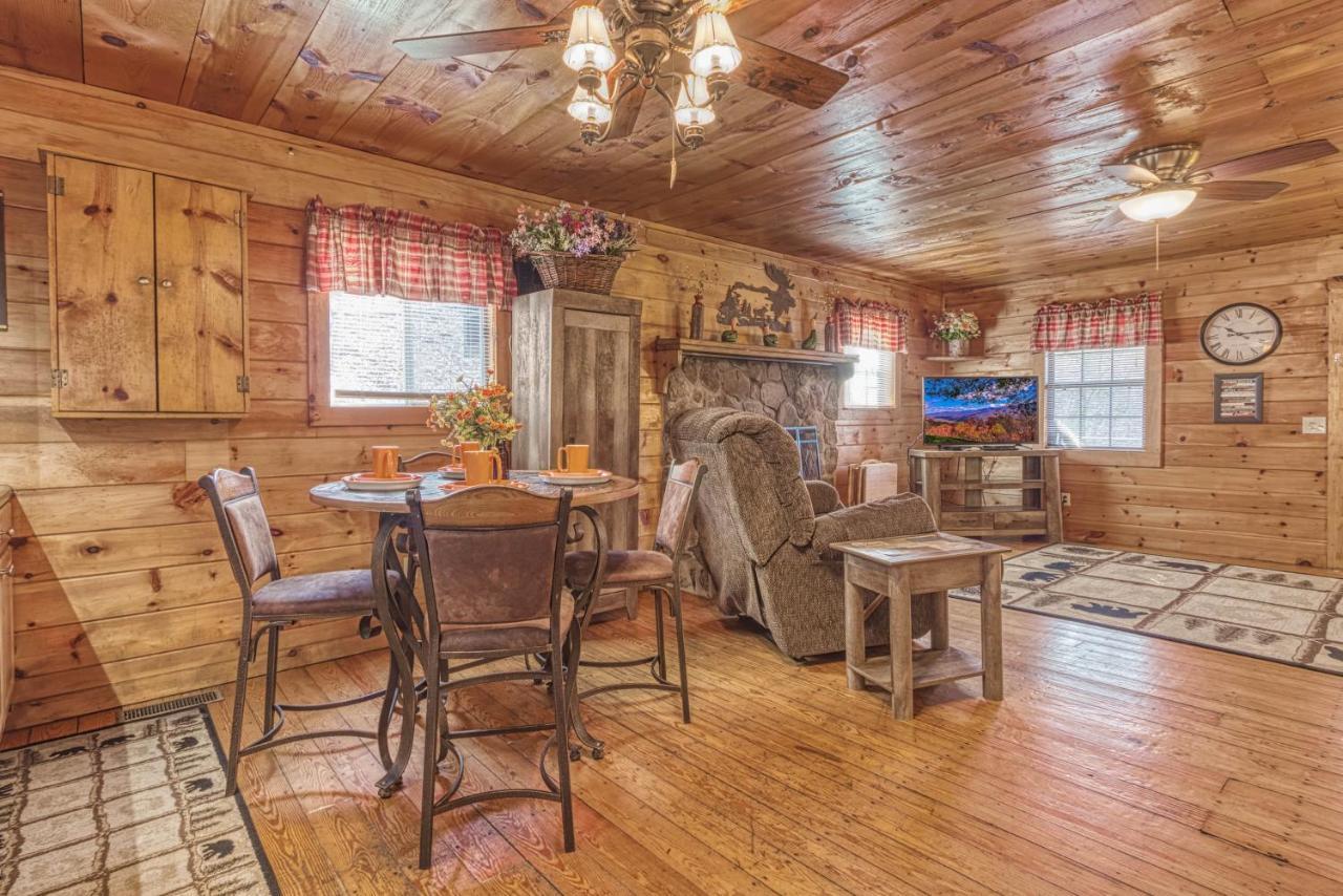Bear Den, Hot Tub, 1089 Of Free Attraction Tickets For Each Paid Day, Dollywood And More! Sevierville Exterior foto